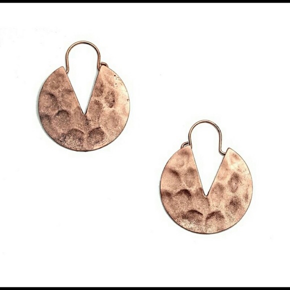 ‼️LOW STOCK‼️ Hammered Rounds Hinge Hoop Earrings - Picture 2 of 8